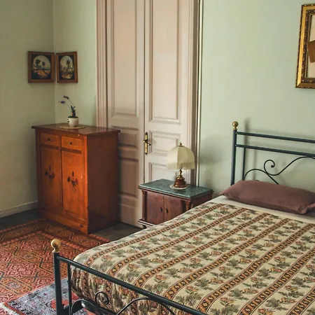 Casa Verdi - House Of Travelers Affittacamere 3*