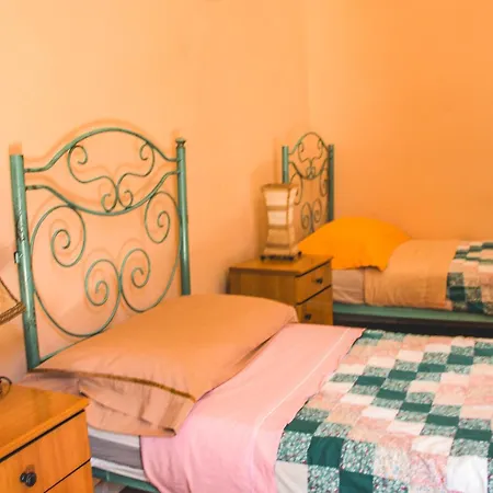 Casa Verdi - House Of Travelers Affittacamere Catania