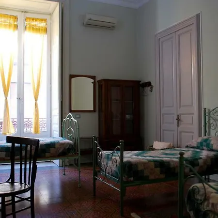 Casa Verdi - House Of Travelers Gæstehus 3*